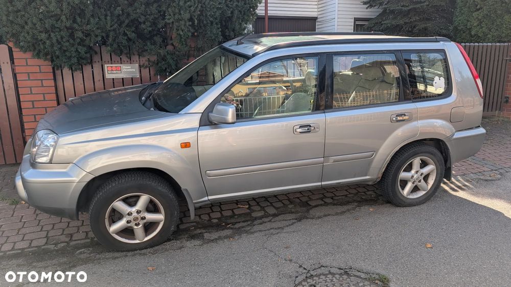 Nissan X-Trail 2.0 Luxury - 23