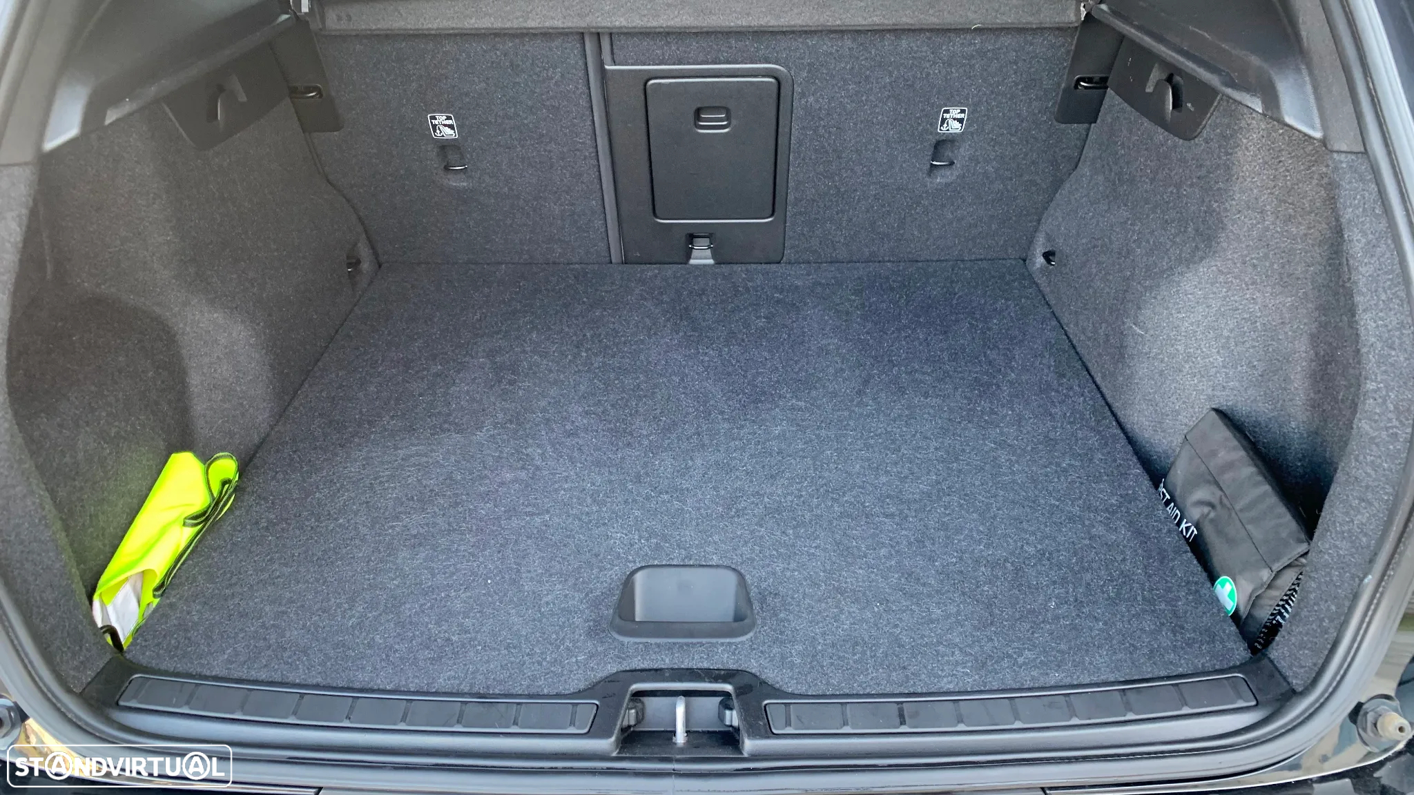 Volvo XC 40 2.0 D3 Momentum Plus Geartronic - 14