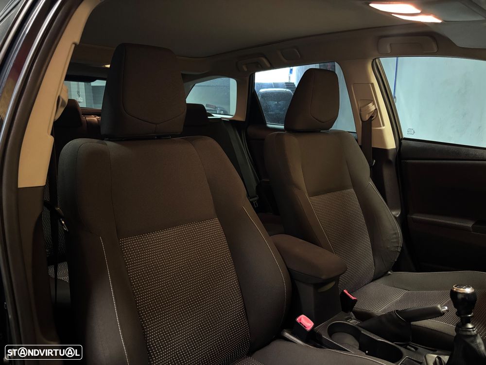 Toyota Auris Touring Sports ver-1-4-d--4d-c-plusp-techoplusp-sport - 11
