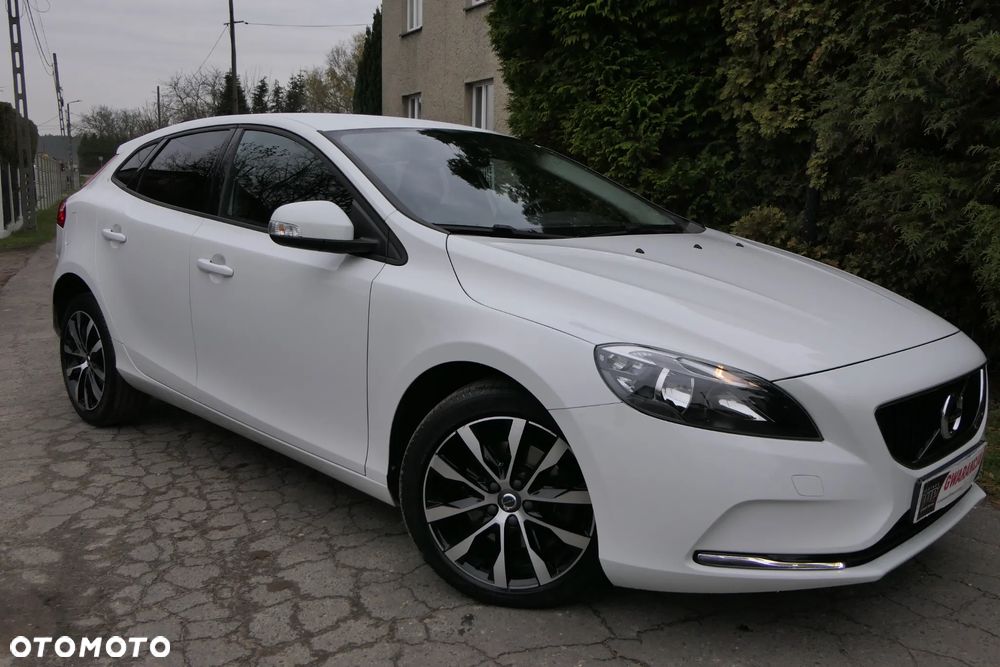 Volvo V40 T2 Drive-E Momentum - 11