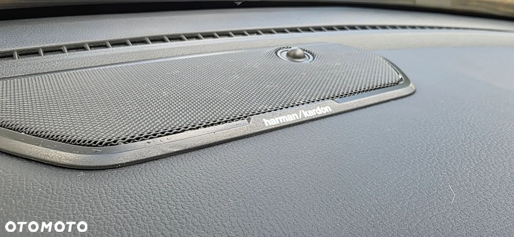 RAM 1500 5.7 Crew Cab Shortbed Laramie Black - 23