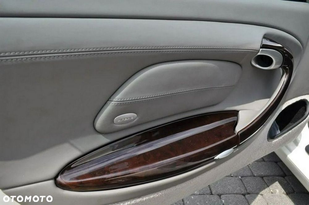 Porsche 911 Carrera - 24