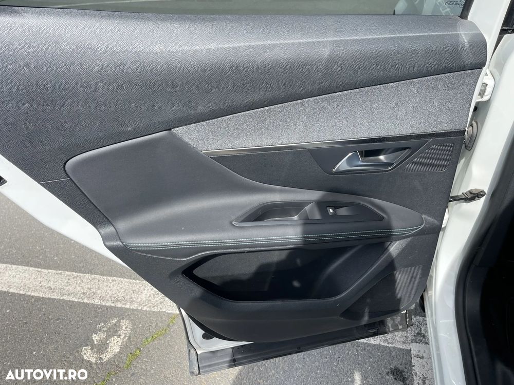 Peugeot 3008 225 e-EAT8 Allure Pack - 24