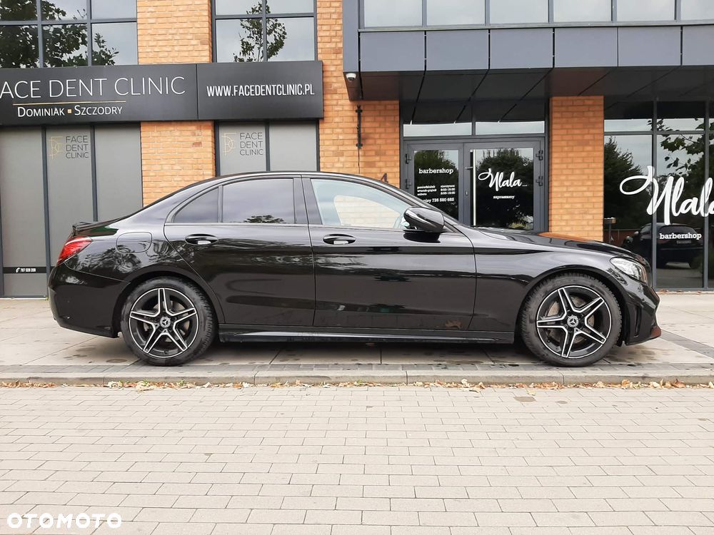 Mercedes-Benz Klasa C 300 9G-TRONIC - 4