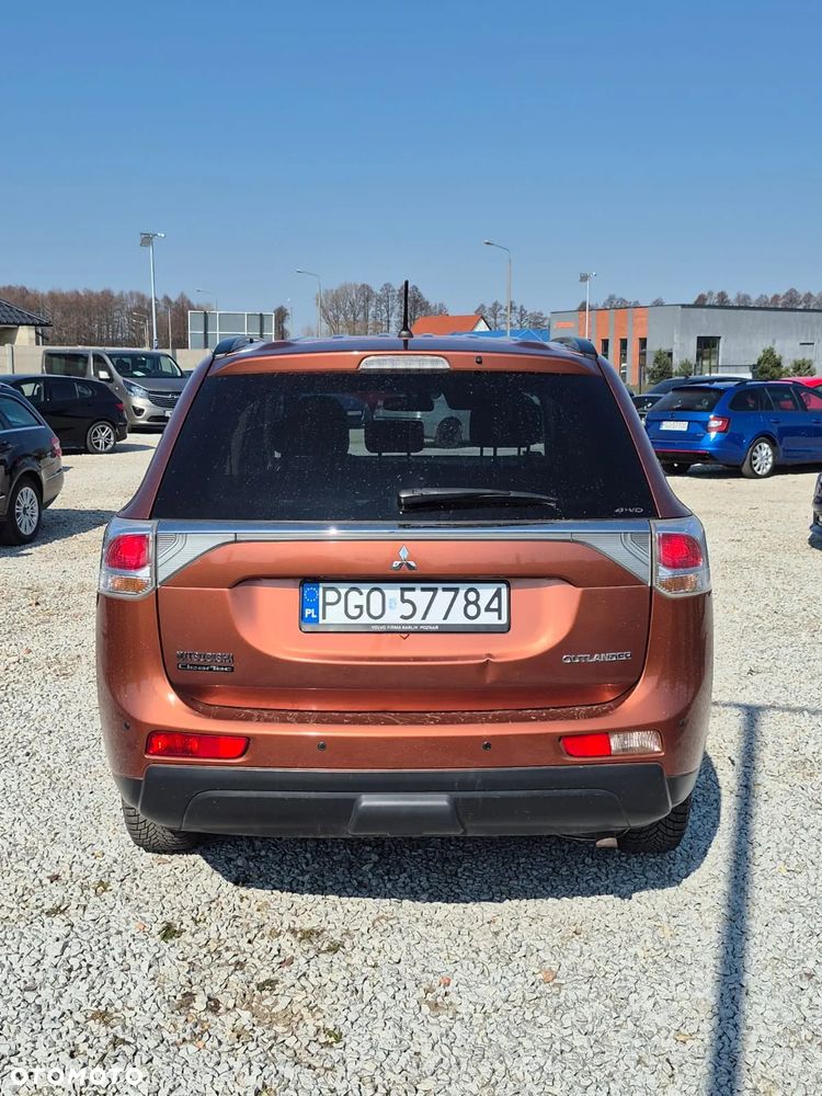 Mitsubishi Outlander 2.2 DID Intense - 4
