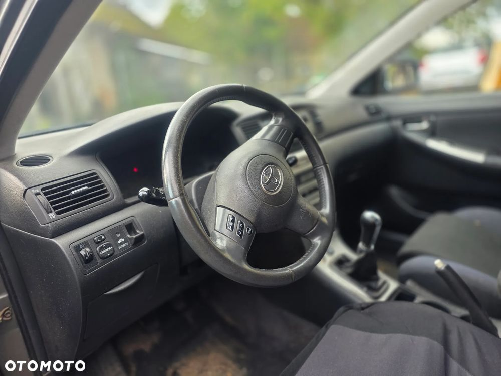 Toyota Corolla - 2