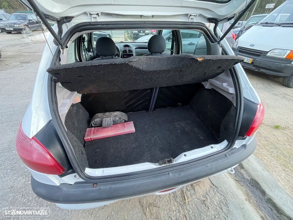 Peugeot 206 1.1 Color Line - 26