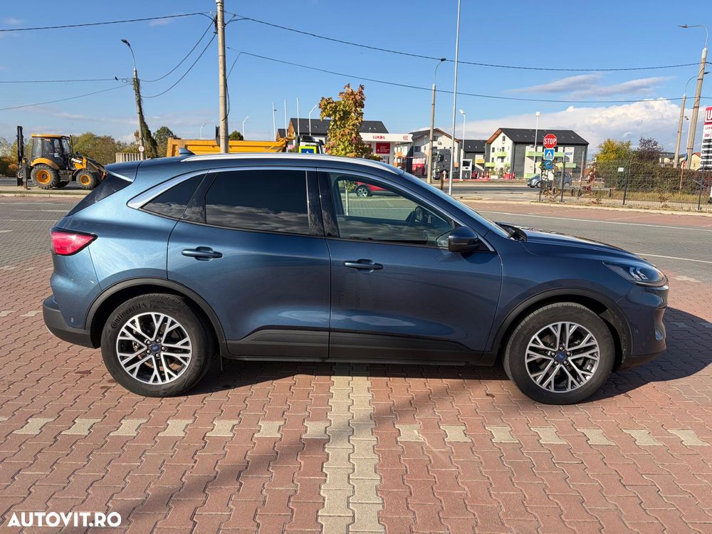 FORD Kuga 2023 — imagine 5