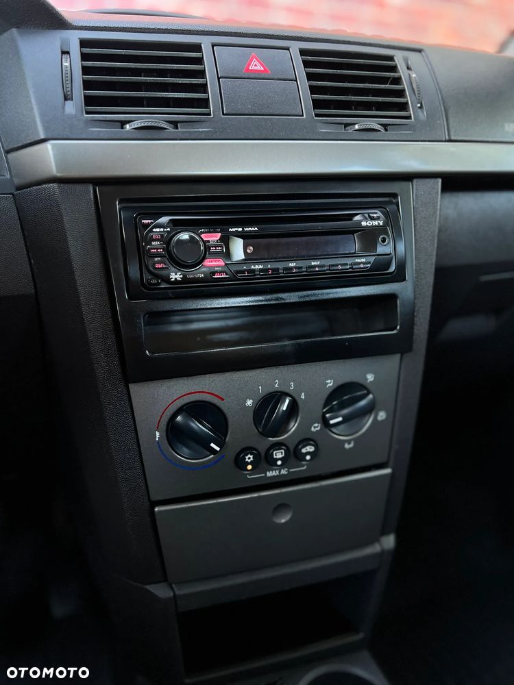 Opel Meriva - 24