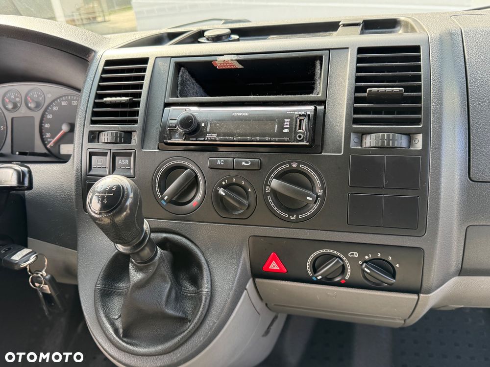 Volkswagen Caravelle - 19