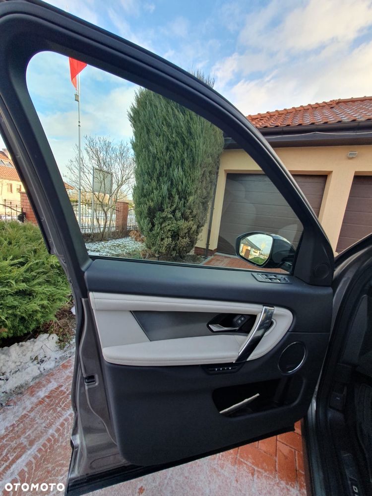 Land Rover Discovery Sport 2.0 P250 mHEV HSE - 33