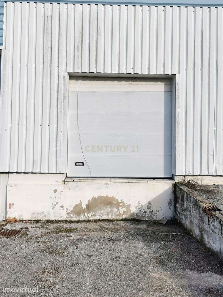 Armazém para venda no Carregado, com rendimento - Grande imagem: 4/18