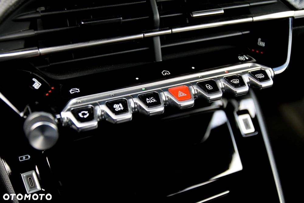 Peugeot 2008 1.2 PureTech Allure S&S EAT8 - 24