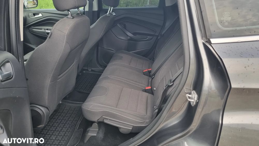 Ford Kuga 2.0 TDCi 4WD Powershift Titanium - 6