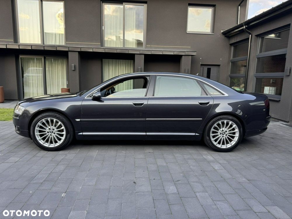 Audi A8 - 6