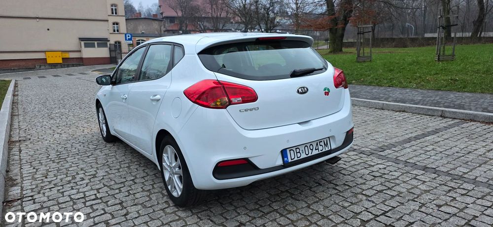 Kia Ceed - 13