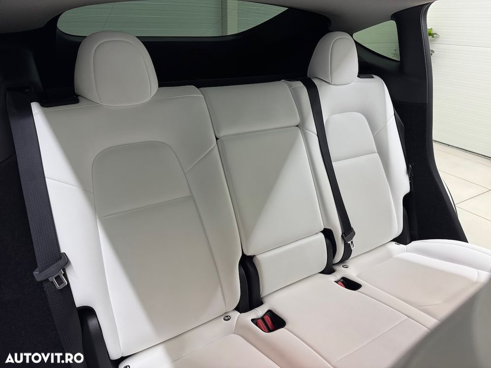 TESLA Model Y 2023 — imagine 52