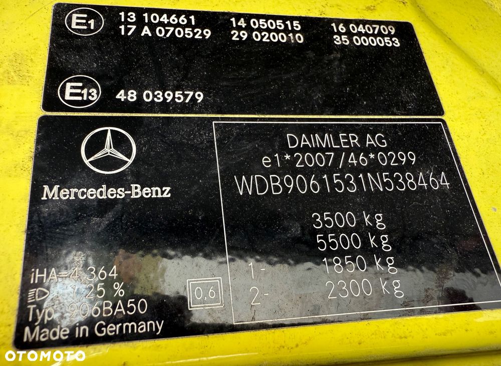 Mercedes-Benz Sprinter 516 - 23