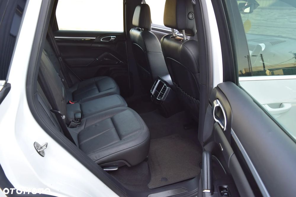 Porsche Cayenne S Hybrid Tiptronic S - 28