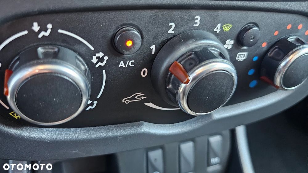 Dacia Duster dCi 110 FAP 4x2 Prestige - 8