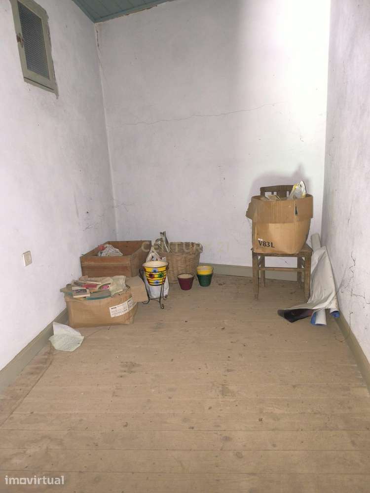 Casa Antiga para Recuperar em Quintanilha, Bragança - Grande imagem: 2/5