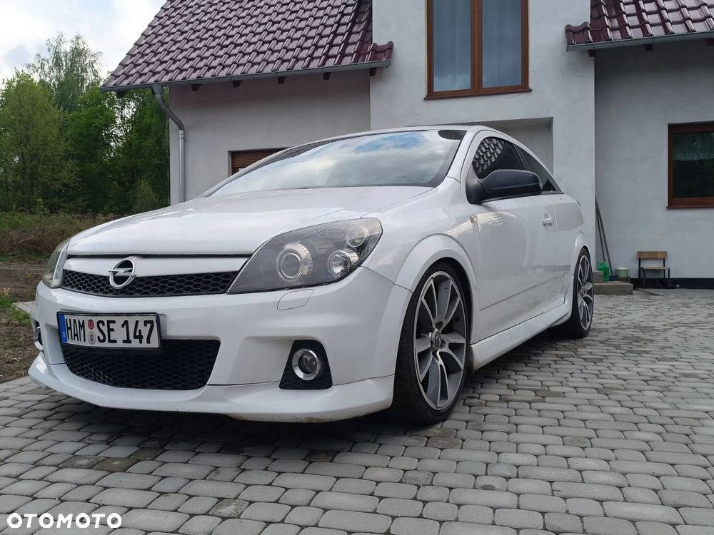 Opel Astra OPC Nürburgring Edition - 2
