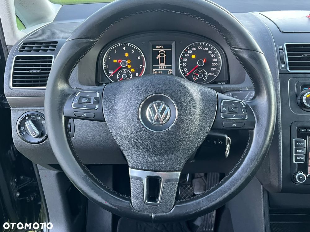 Volkswagen Touran - 17
