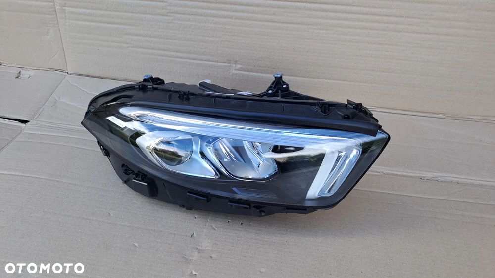 MERCEDES A KLASA W177 PRAWA LAMPA PRZÓD A1779060201 - 2