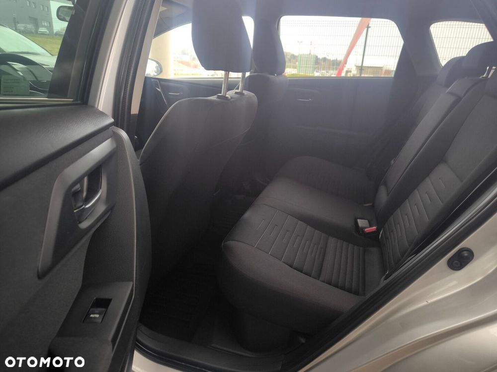 Toyota Auris - 12