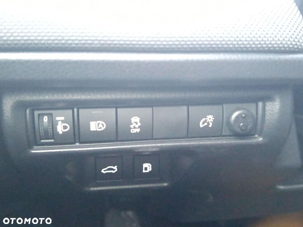 Toyota Camry - 28