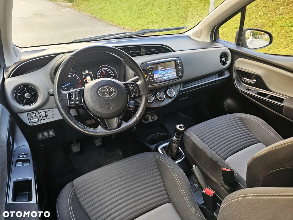 Toyota Yaris 1.5 Premium - 9
