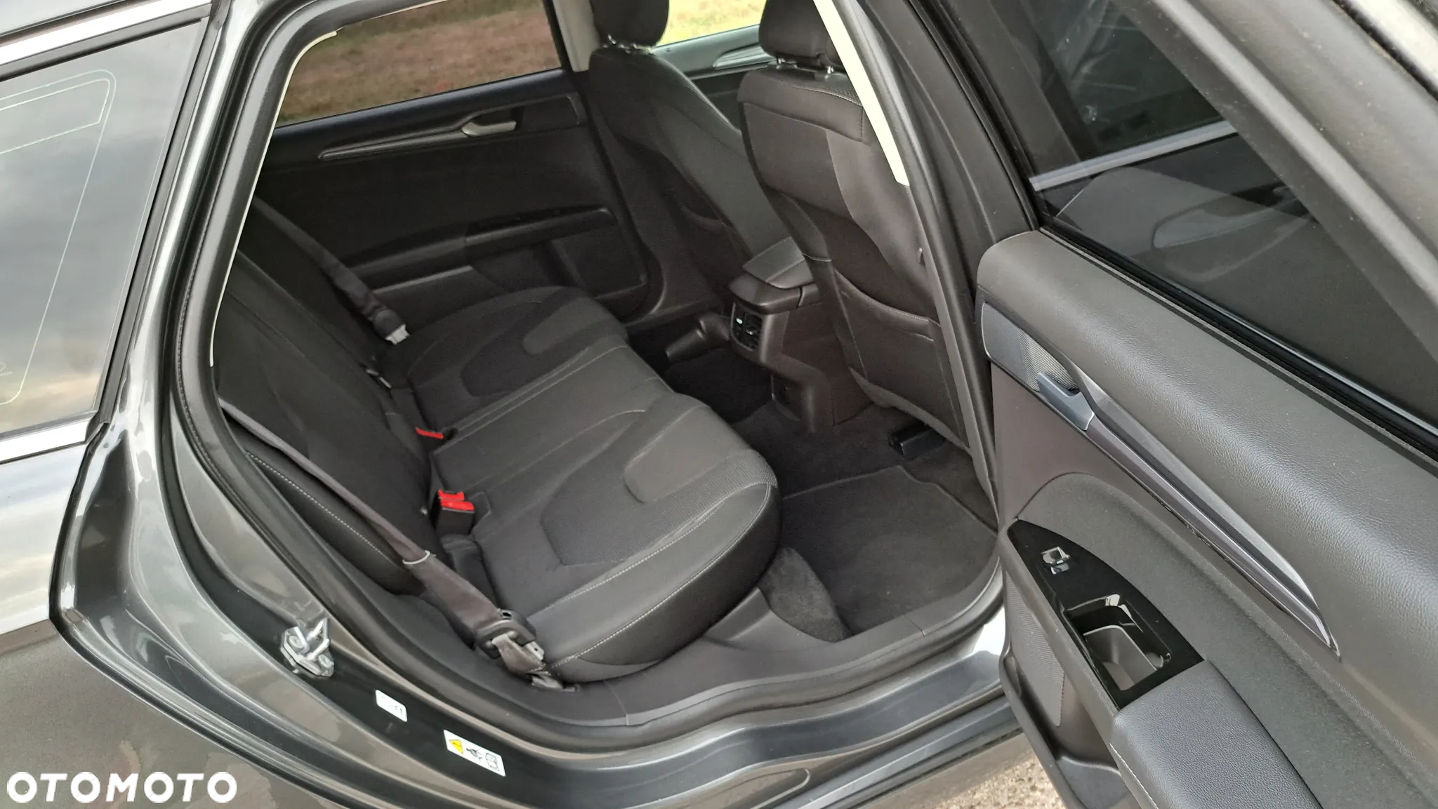 Ford Mondeo 2.0 Hybrid Executive Plus - 16