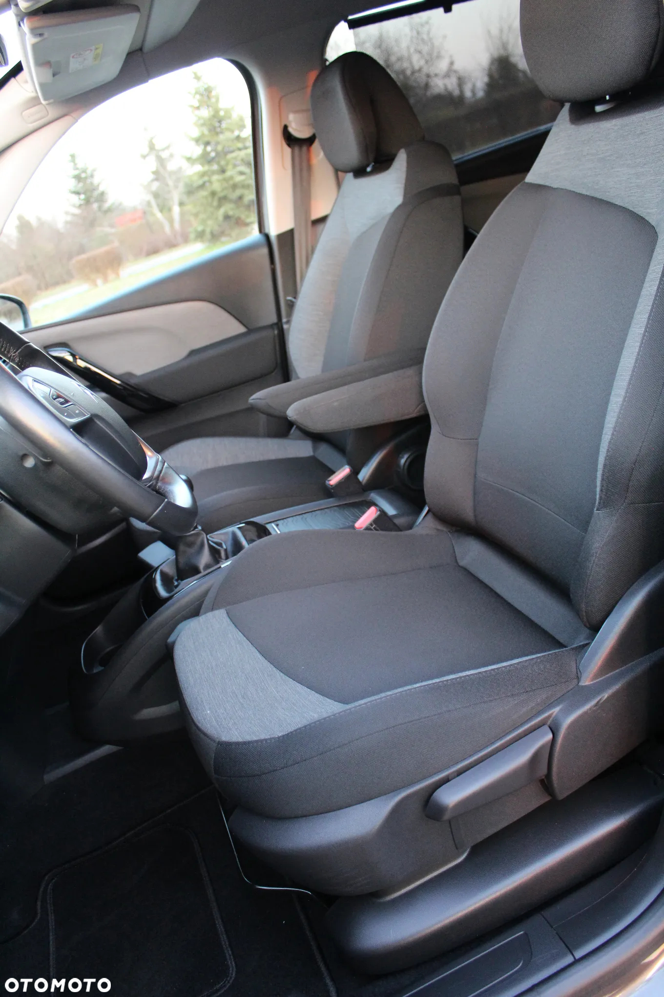 Citroën C4 SpaceTourer BlueHDi 130 Stop&Start SHINE - 24