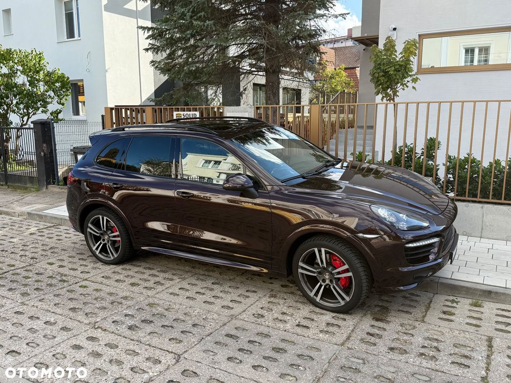 Porsche Cayenne GTS - 2