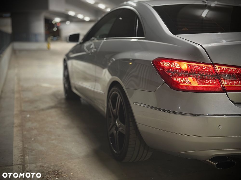 Mercedes-Benz Klasa E 200 CGI BlueEFFICIENCY Automatik Avantgarde - 38