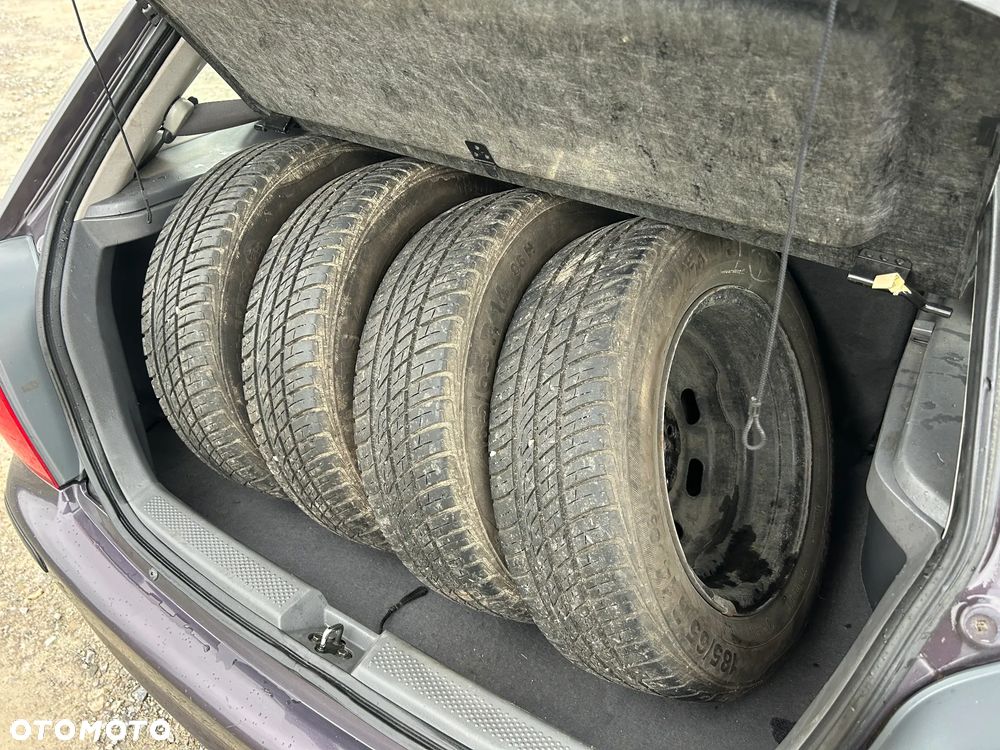 Mazda 323F - 6