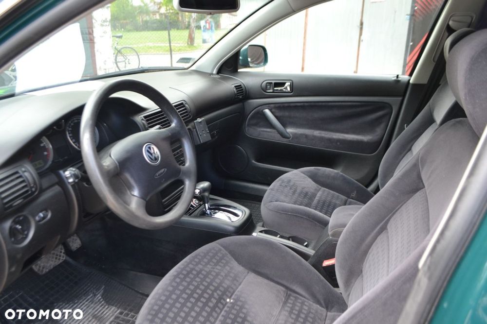 Volkswagen Passat - 11