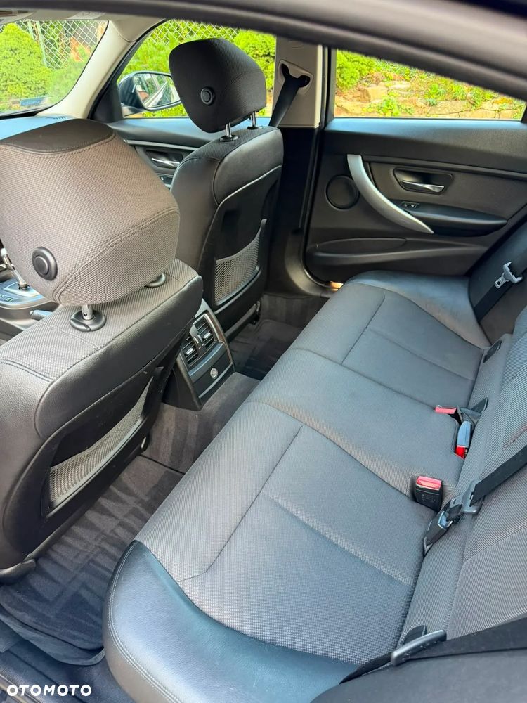 BMW Seria 3 318d Sport Line - 22