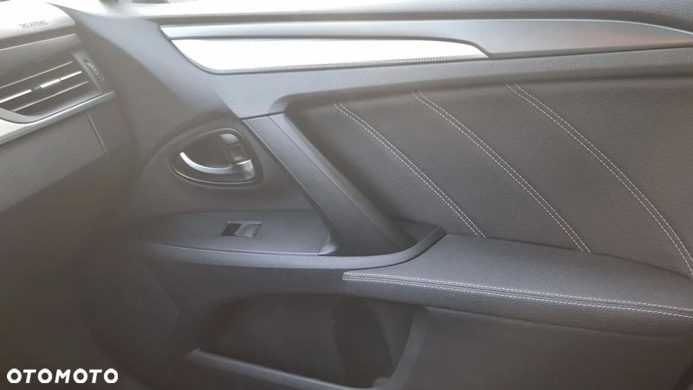 Toyota Avensis 2.0 Premium MS - 17