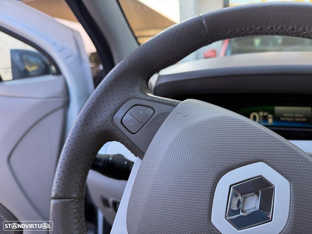 Renault Zoe (s/ Bateria) Life 40 Flex - 17