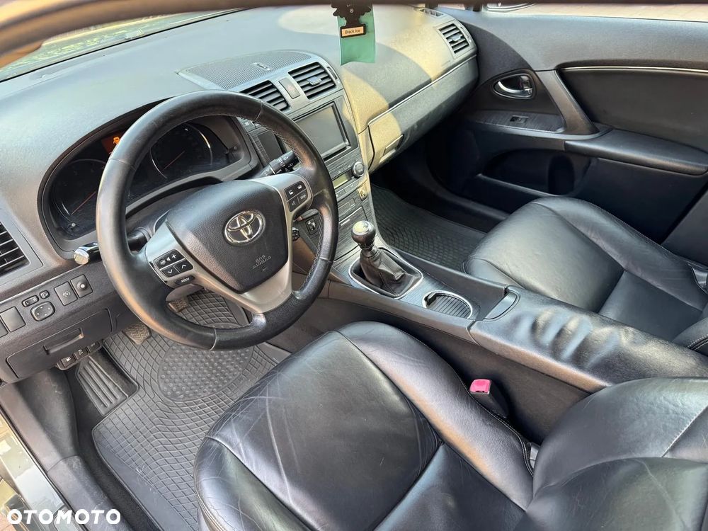 Toyota Avensis 2.2 D-4D Sol Plus Platinium - 10