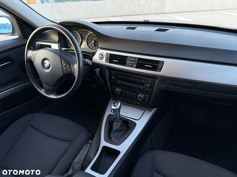 BMW Seria 3 320i - 19