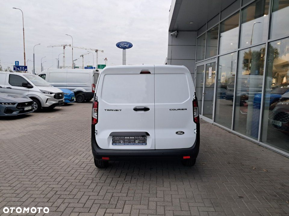 Ford Transit Courier - 6