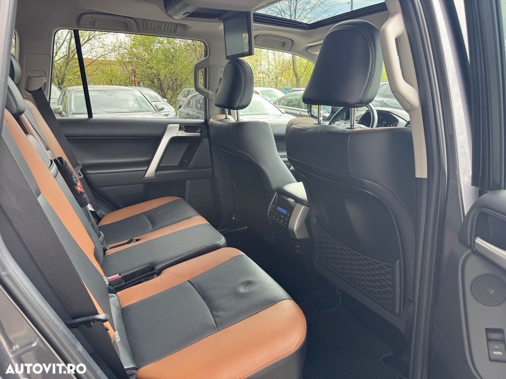 Toyota Land Cruiser - 13