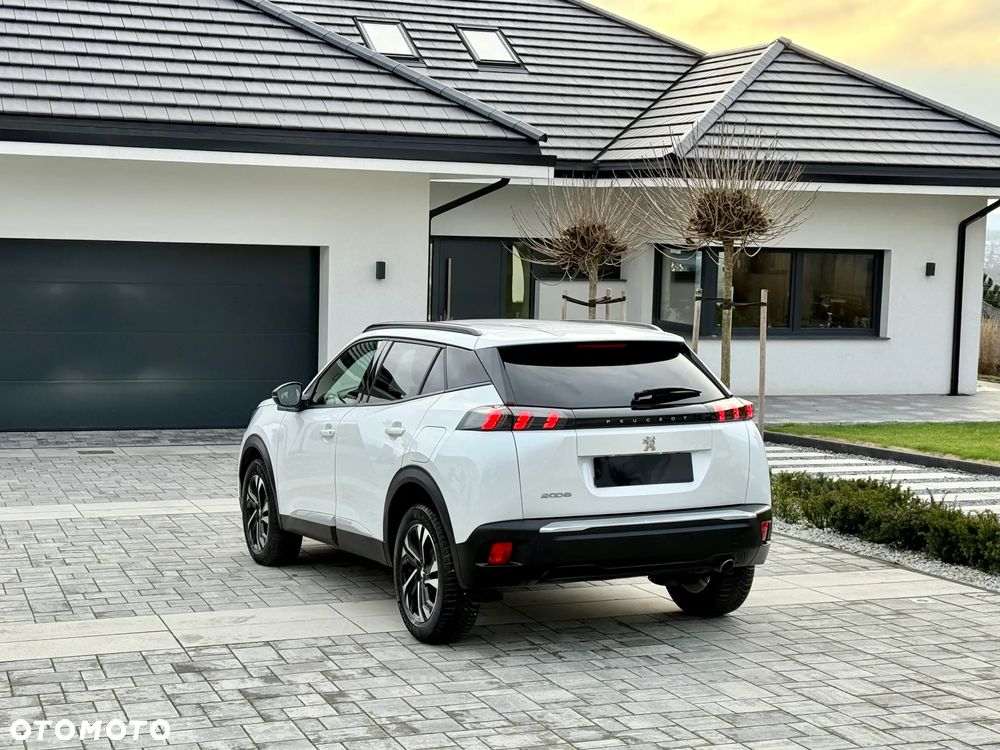 Peugeot 2008 1.5 BlueHDi Allure S&S EAT8 - 11