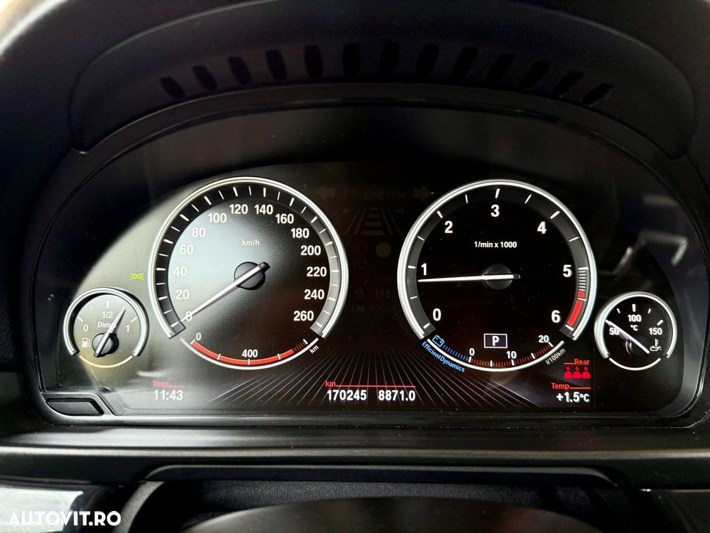 BMW Seria 5 525d xDrive - 11