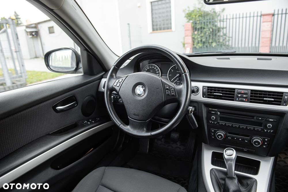 BMW Seria 3 318i Edition Lifestyle - 21
