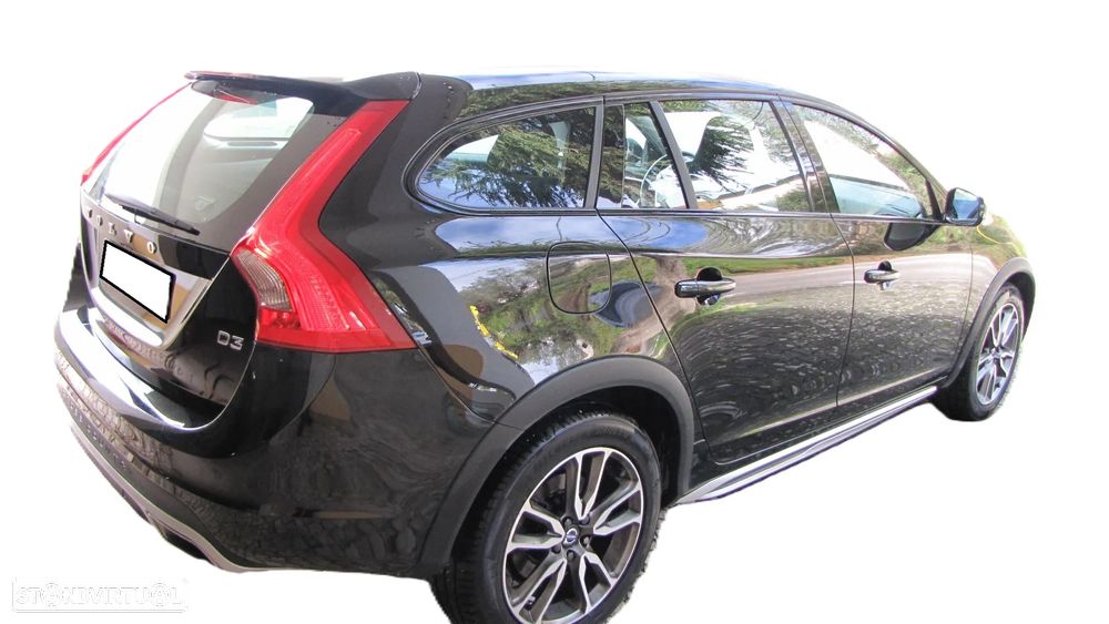 Volvo V60 Cross Country 2.0 D3 Momentum Geartronic - 17