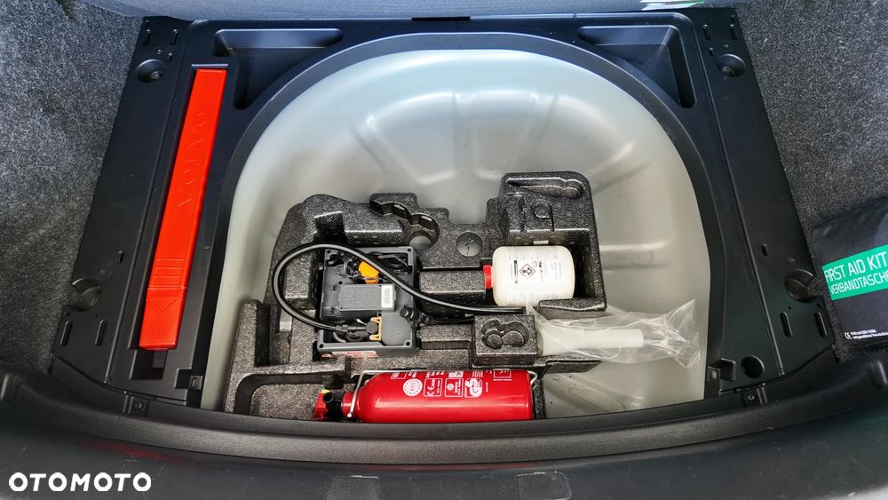 Volvo V40 D2 Kinetic - 15