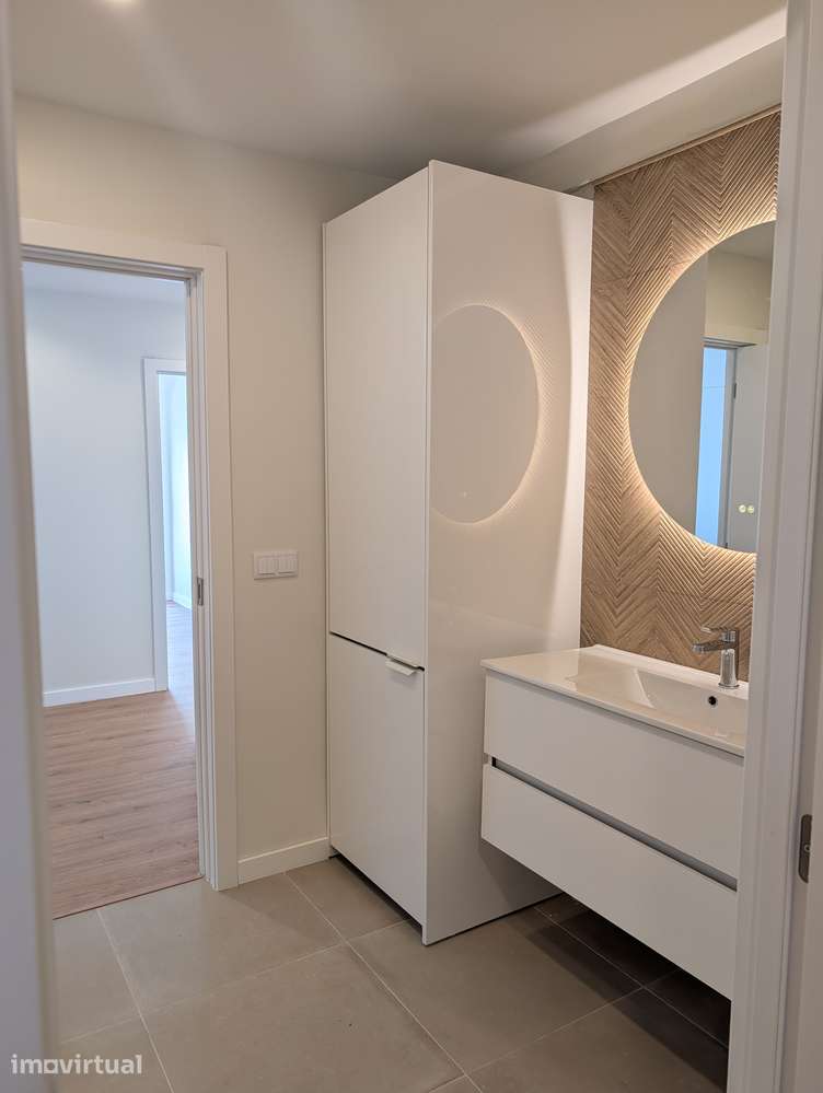 Apartamento T2 totalmente remodelado em Santa Engrácia - Grande imagem: 4/16